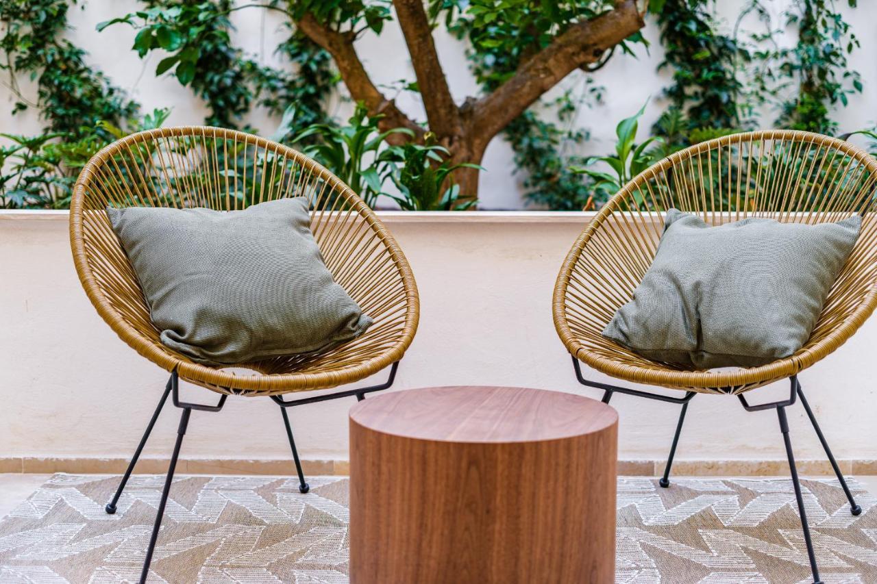 Helloapulia Charming Palazzo Clemente - Self-Catering Suites With Aircondition Monopoli Exterior photo