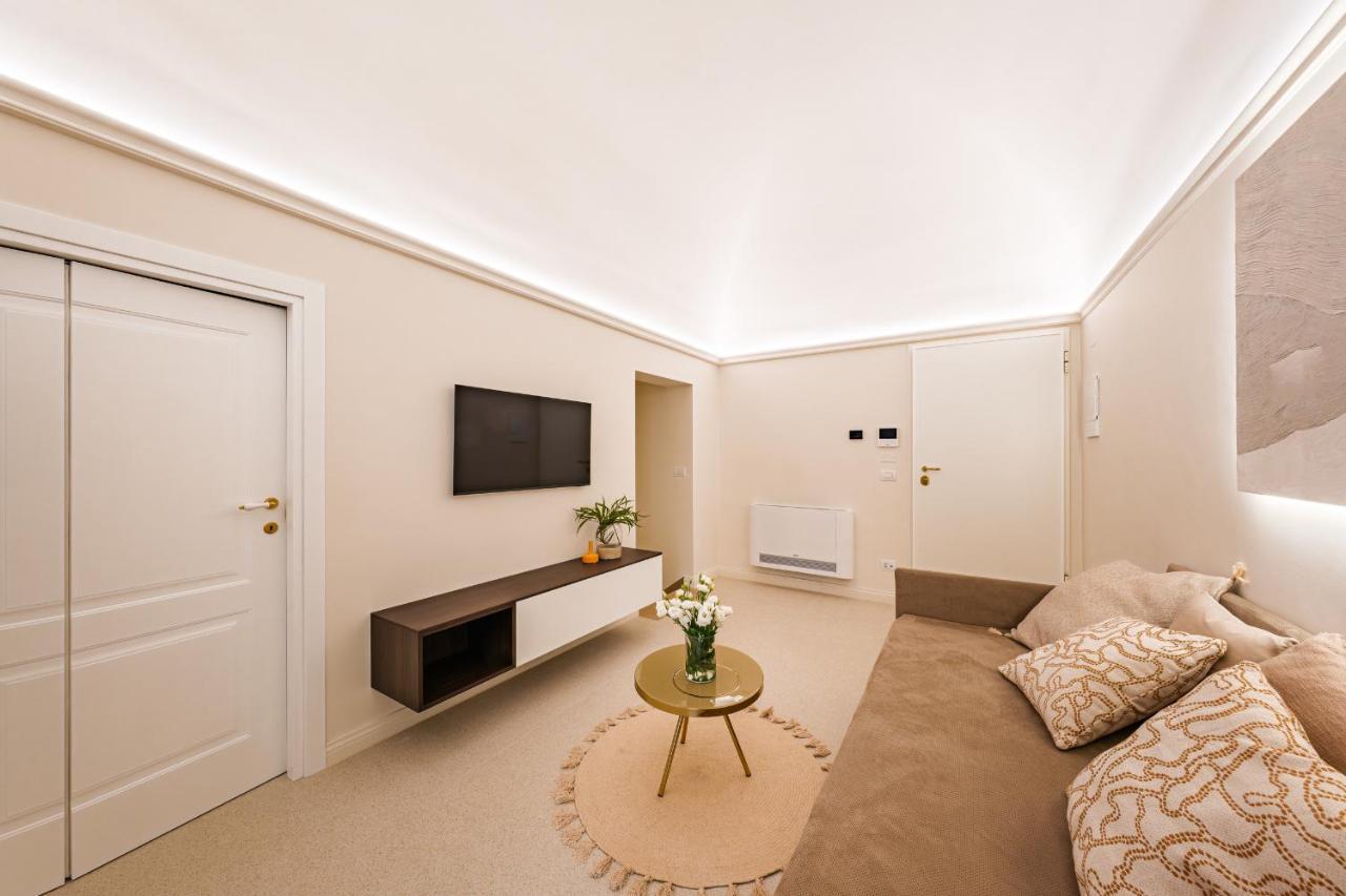 Helloapulia Charming Palazzo Clemente - Self-Catering Suites With Aircondition Monopoli Exterior photo