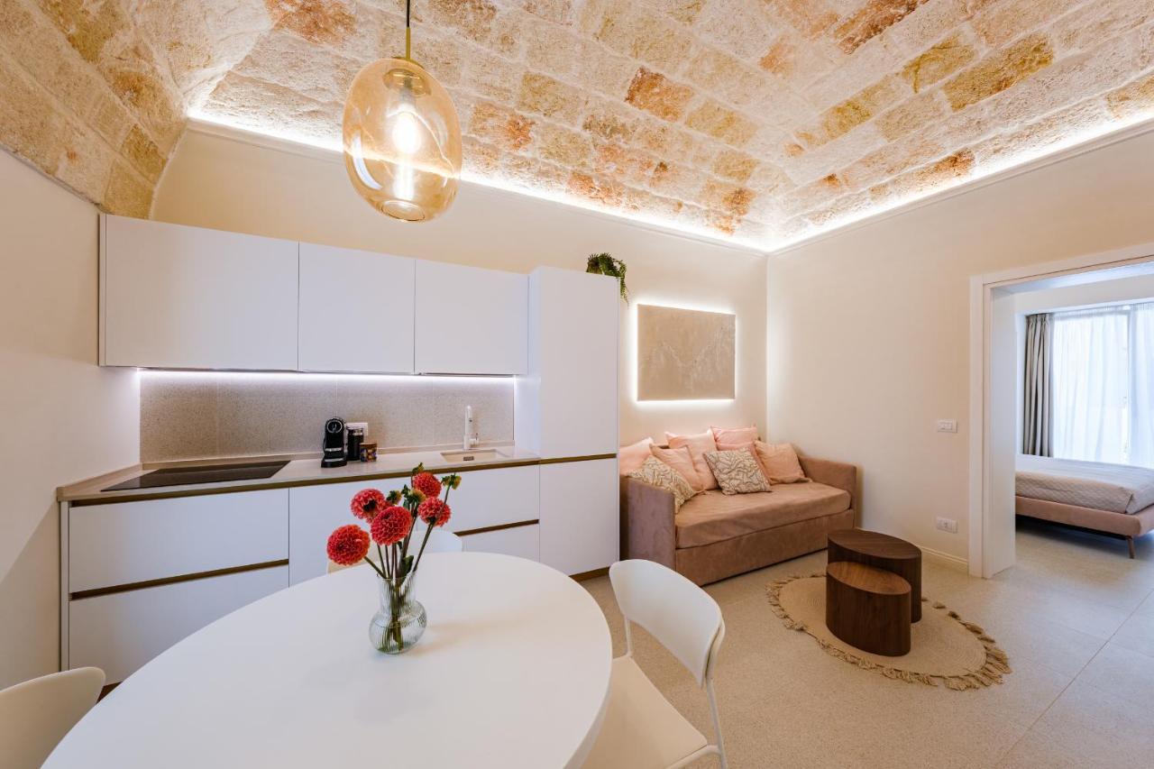 Helloapulia Charming Palazzo Clemente - Self-Catering Suites With Aircondition Monopoli Exterior photo