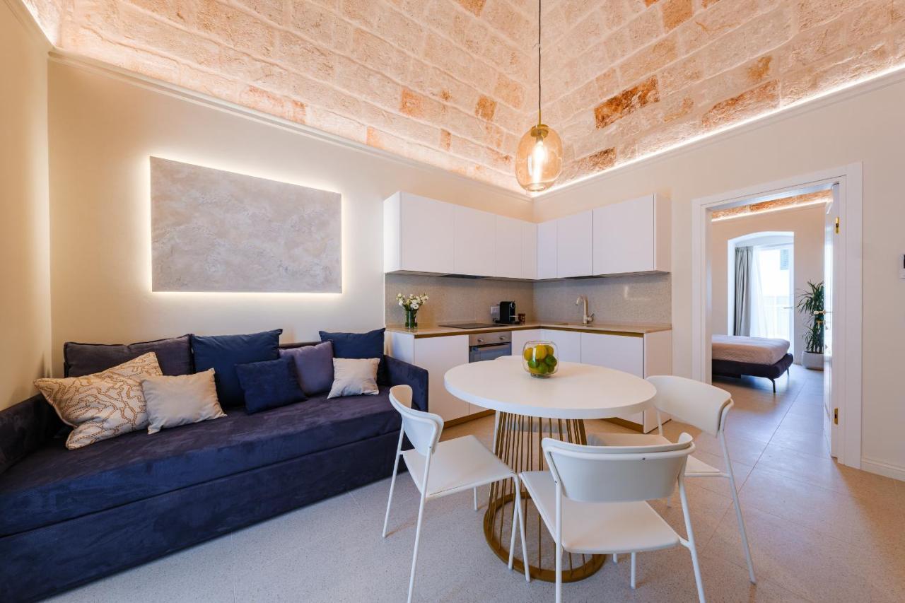Helloapulia Charming Palazzo Clemente - Self-Catering Suites With Aircondition Monopoli Exterior photo