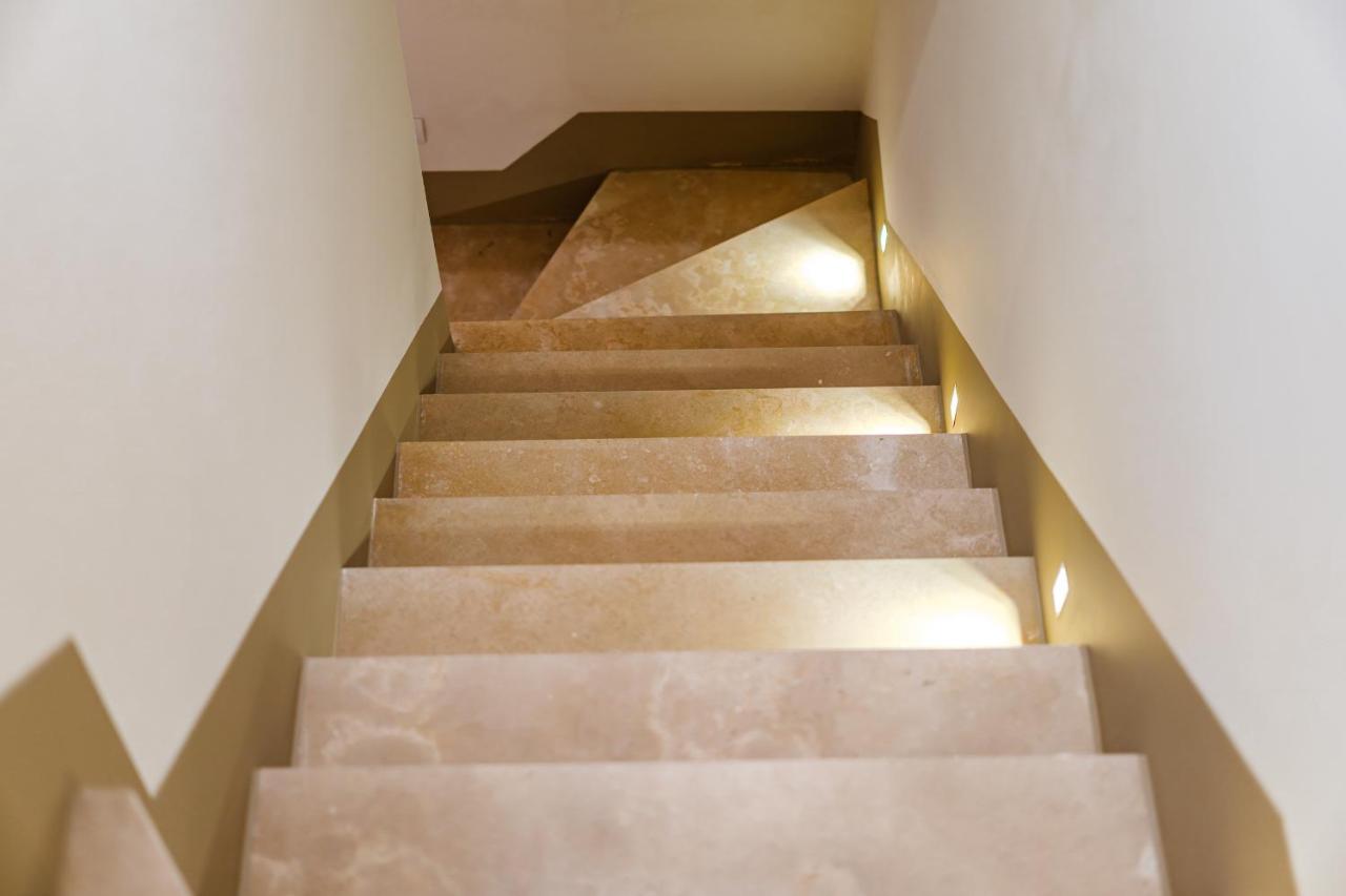Helloapulia Charming Palazzo Clemente - Self-Catering Suites With Aircondition Monopoli Exterior photo