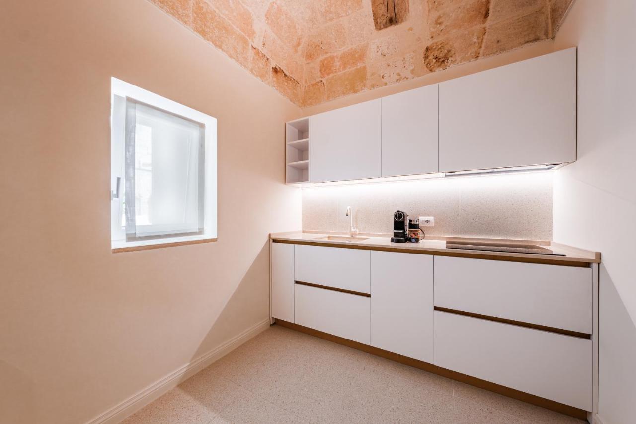 Helloapulia Charming Palazzo Clemente - Self-Catering Suites With Aircondition Monopoli Exterior photo
