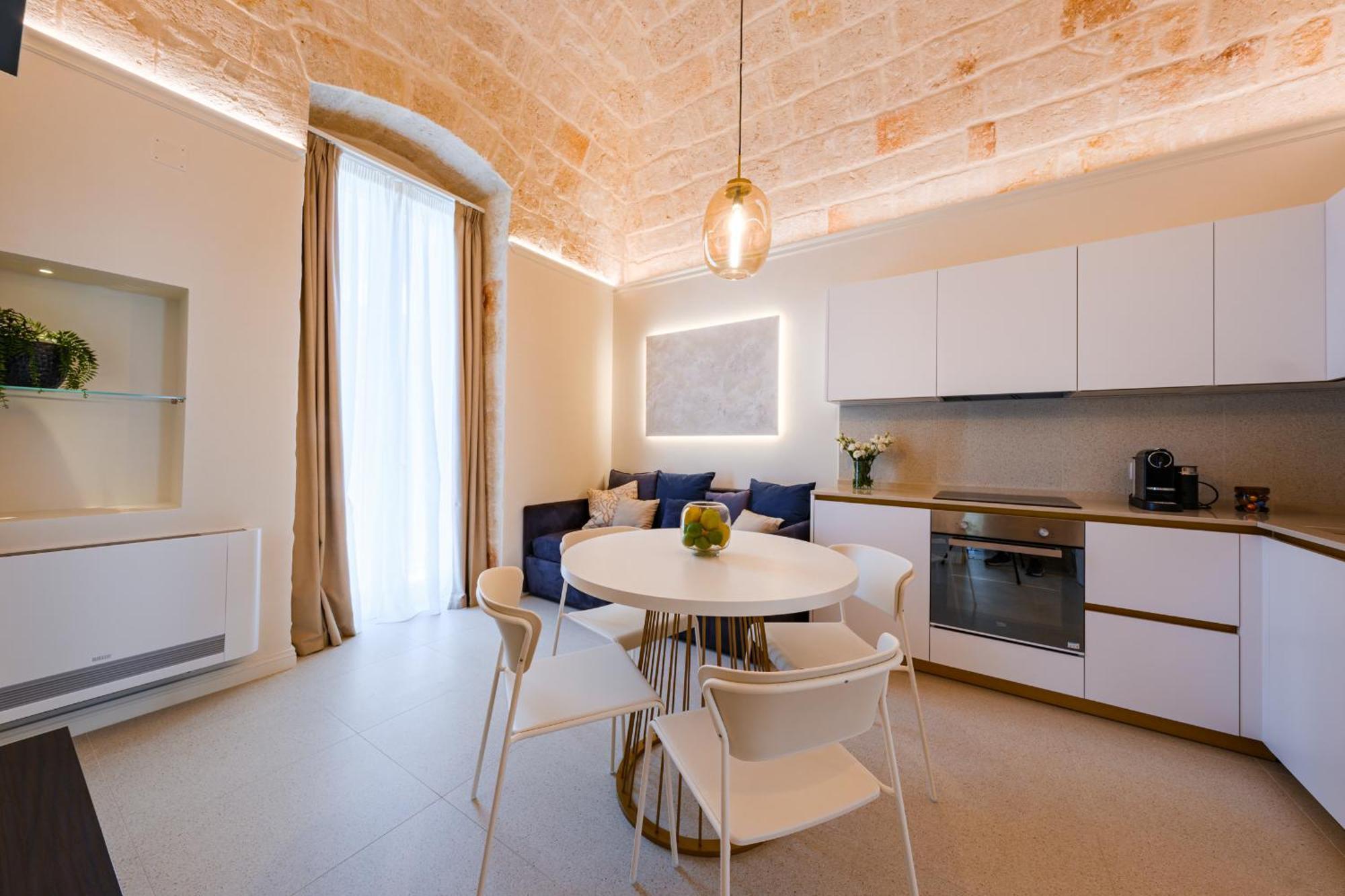 Helloapulia Charming Palazzo Clemente - Self-Catering Suites With Aircondition Monopoli Exterior photo